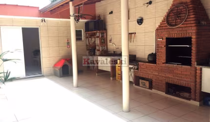 Sobrado Maravilhoso no Jd. Patente 3 dormitórios 1 suite 2 vagas - quintal