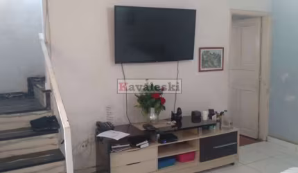 Vendo sobrado com 2 Dormitorio    2 Salao