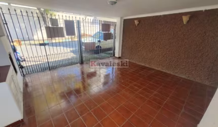 Casa Térrea , está vaga- 3 dormitórios 2 wcs 2 vagas quintal grande Próx Metrô Saúde-Abaixo do Valor