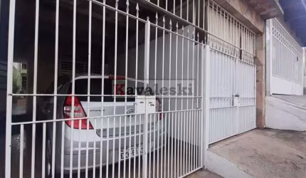 * Sobrado espaçoso com 3 Dormitórios!