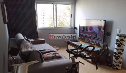Apartamento reformado e mobiliado Vila Gumercindo 3 dormitórios 1 vaga - Metrô