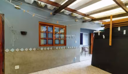 Casa à venda com 80m², 2 quartos e 1 vaga
