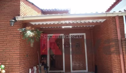 CASA TÉRREA AO LADO DE TODO O COMÉRCIO DA REGIÃO DA VILA DAS MERCÊS !!