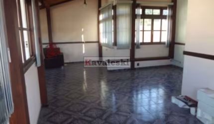 SOBRADO COM PISCINA NA REGIÃO DA SAÚDE !!!