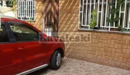 SOBRADO  2 suites 3 wcs quintal 2 vagas de garagem - Oportunidade