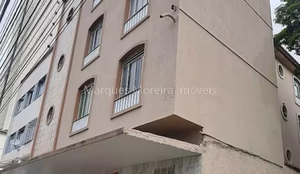 Oportunidade de um apartamento de 2 quartos no Centro.