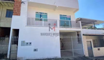 Ótima casa de 2 quartos em Milho Branco