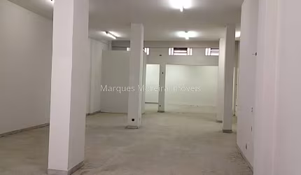 Loja para venda no centro.