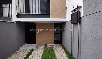Residência Exclusiva a Passos da UFJF: Charme e Conforto em 3 Suítes'