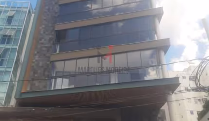 Desfrute de uma Cobertura Excepcional na Praça do Bom Pastor: Seu Refúgio de Luxo no Coração da Cidade'