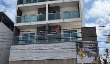 INVESTIMENTO IMPERDÍVEL! Cobertura de Quarto e Sala com Varanda e Garagem a 100m da UFJF!