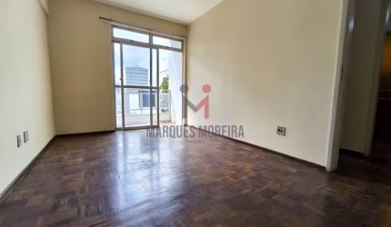 2 Qtos com garagem na Sto. Antônio