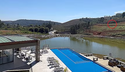 Espetacular lote no Estrela do Lago