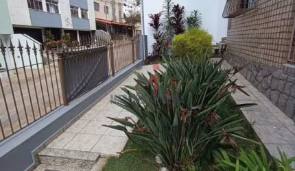 Sobrado de 4 Quartos com Suítes e Quintal