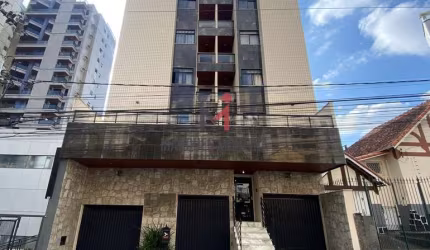 Ótimo três quartos com suíte na Delfim Moreira.