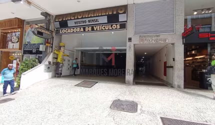 Vende-se Garagem no Centro da Cidade.