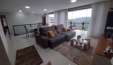 Casa para venda no condomínio Morada da Garça.