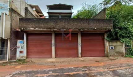 Casa com 3 garagens individuais