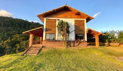 Excelente Granja em condomínio no Bairro Retiro.