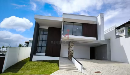Casa de Alto Padrão à Venda no Condomínio Spinaville!