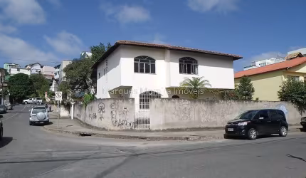 ótima casa de esquina em uma área valorizada do São Pedro