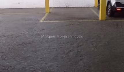 Excelente garagem no Centro!