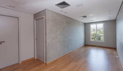 Sala comercial à venda na Avenida Rolf Wiest, 277, Bom Retiro, Joinville, 39 m2 por R$ 360.000