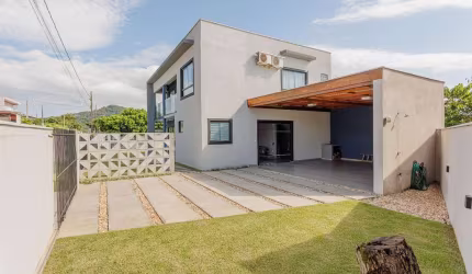 Casa com 3 quartos à venda na Varsóvia, 407, Itaguaçu, São Francisco do Sul, 209 m2 por R$ 930.000