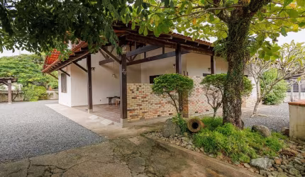 Casa com 3 quartos à venda na Bruxelas, 55, Ubatuba, São Francisco do Sul, 162 m2 por R$ 1.700.000