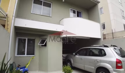 Casa com 3 quartos à venda na Rua Affife Mansur, 36, Novo Mundo, Curitiba, 108 m2 por R$ 689.000