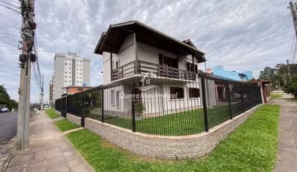 Casa com 4 quartos à venda na Rua Araranguá, 475, Vila Verde, Caxias do Sul por R$ 1.380.000