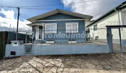 Casa com 3 quartos à venda na Benjamin Constant, 133, Sagrada Família, Caxias do Sul por R$ 900.000