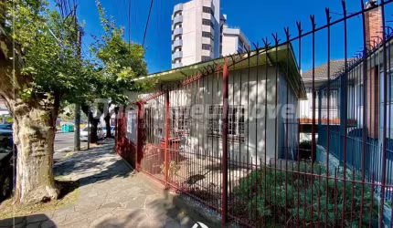 Casa com 3 quartos à venda na Rua General Sampaio, 92, Rio Branco, Caxias do Sul por R$ 550.000