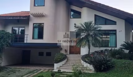 Belíssima casa de 392m², 4 suítes, para locação, no Granja Olga 3