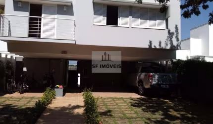 Excelente sobrado, 450m², 3 dormitórios, à venda no Cond. Lago da Boa Vista