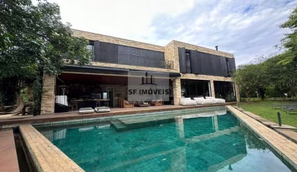Belíssima mansão de 800m², 5 suítes, Para venda ou locação no Fazenda Boa Vista