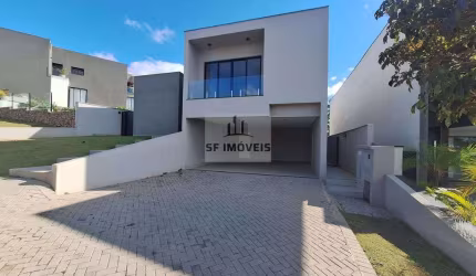 Excelente sobrado de 340m², 4 dormitórios, 3 suítes, para locação ou venda