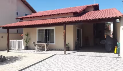 Excelente Casa 228m2  á Venda 02 suítes Praia de Itaipuaçu Maricá/RJ.