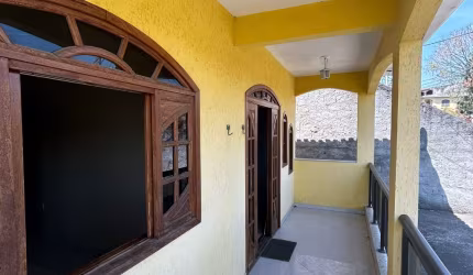 Casa à venda com 05 quartos, 4 banheiros Sacramento São Gonçalo/RJ.
