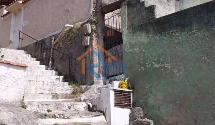 Casa a venda com pequeno quintal Porto da Madama São Gonçalo/RJ.