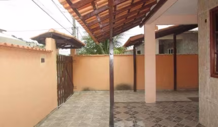 Casa Duplex em Santa Isabel - 02 Quartos - Suíte - Quintal - Garagem - São Gonçalo - RJ.