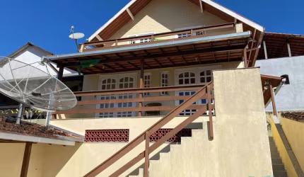 Casa para Venda em Teresópolis, São Pedro, 3 dormitórios, 1 suíte, 2 banheiros, 2 vagas