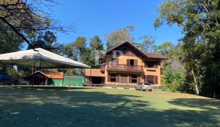 Sítio para Venda em Teresópolis, Alto, 5 dormitórios, 3 banheiros