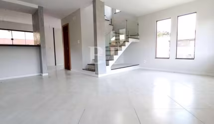 Casa em Condomínio para Venda em Teresópolis, Alto, 3 dormitórios, 1 suíte, 3 banheiros, 1 vaga