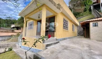 Casa para Venda em Teresópolis, Vila Muqui, 2 dormitórios, 1 suíte, 2 banheiros, 1 vaga