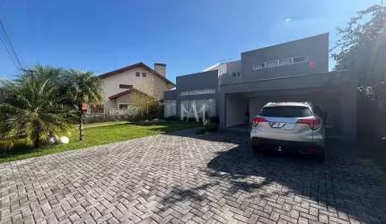 Casa em condomínio fechado com 5 quartos à venda na Rua Gabirobas, 100, Uberaba, Curitiba por R$ 4.300.000