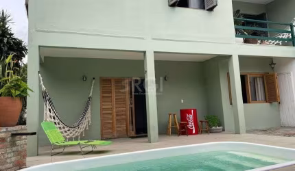 Casa para Venda - 260m², 3 dormitórios, sendo 2 suites, 2 vagas - Nonoai