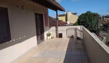 Casa para Venda - 200m², 6 dormitórios, 4 vagas - Tristeza