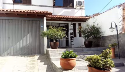 Casa para Venda - 240m², 3 dormitórios, sendo 1 suites, 3 vagas - São Sebastião