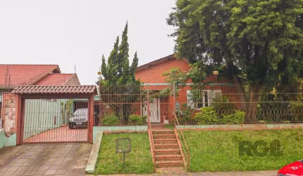 Casa com 2 quartos, vaga de garagem, churrasqueira, com 200m² privativos no centro de Esteio/RS